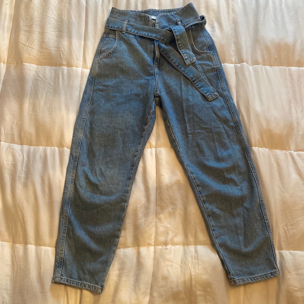 Zara jeans with belt. US2/ 24
